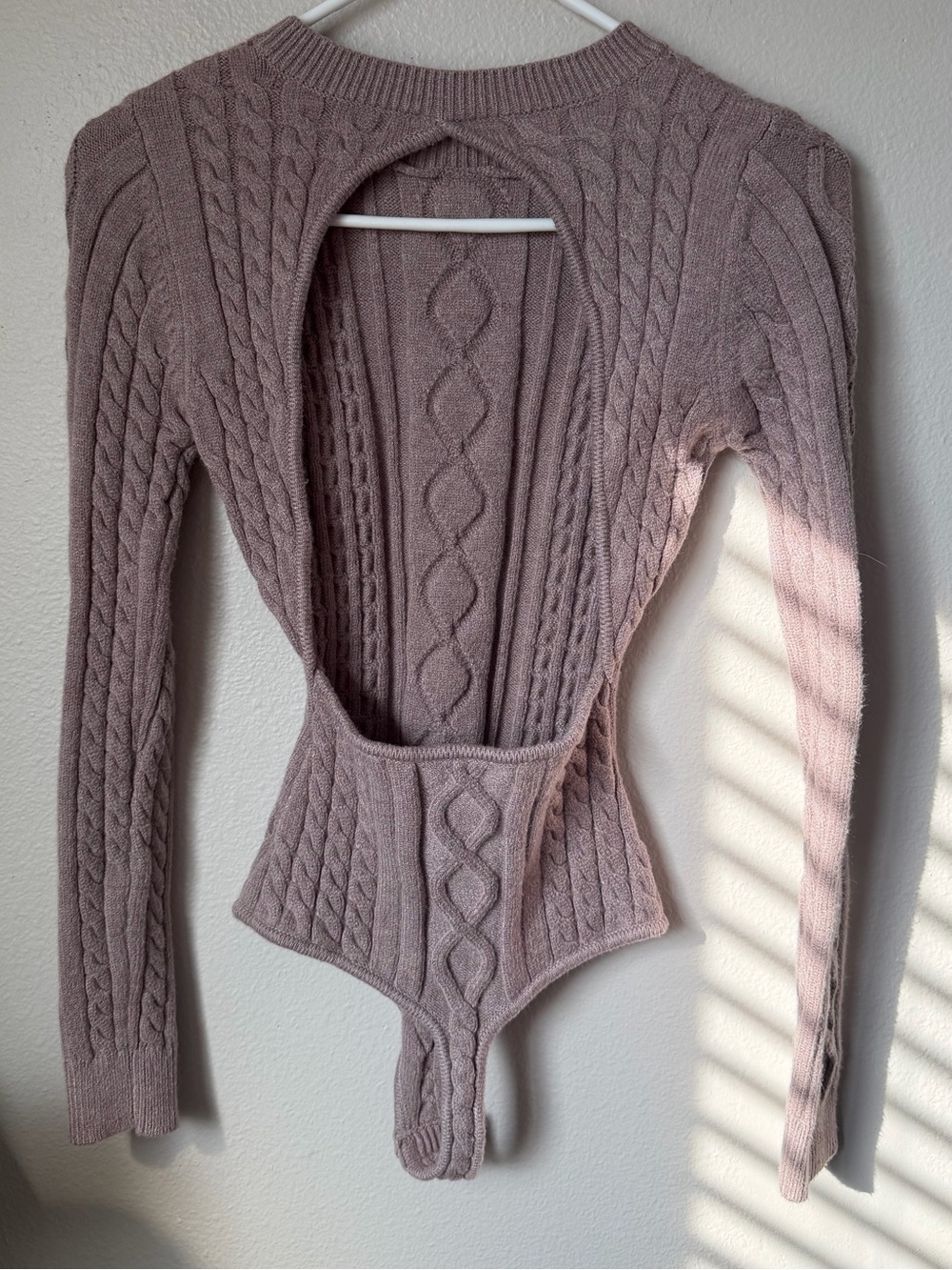 Le Lis Ribbed Cable-Knit Long-Sleeve Sweater Bodysuit - Dusty Mauve Contemporary - Picture 4 of 4